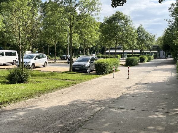 Parkplatz an der Biologischen Station Krickenbecker Seen