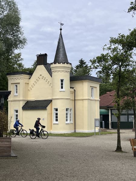 Inselschloss am Hariksee