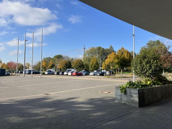 Parkbad Wassenberg mit Blick auf Wohnmobilstellplatz